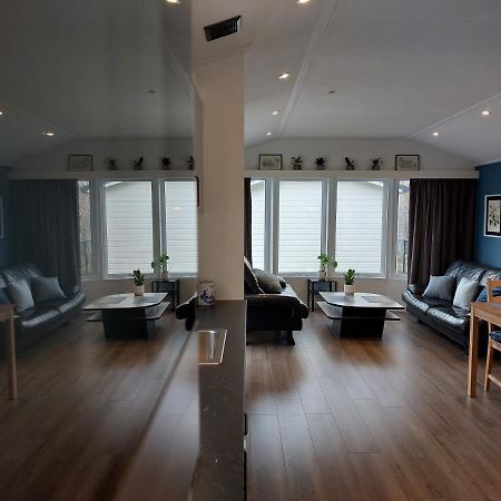 Modern En Chic Chalet Tot 4 Personen Op De Veluwe Recreatiepark De Oude Driest Putten Eksteriør bilde