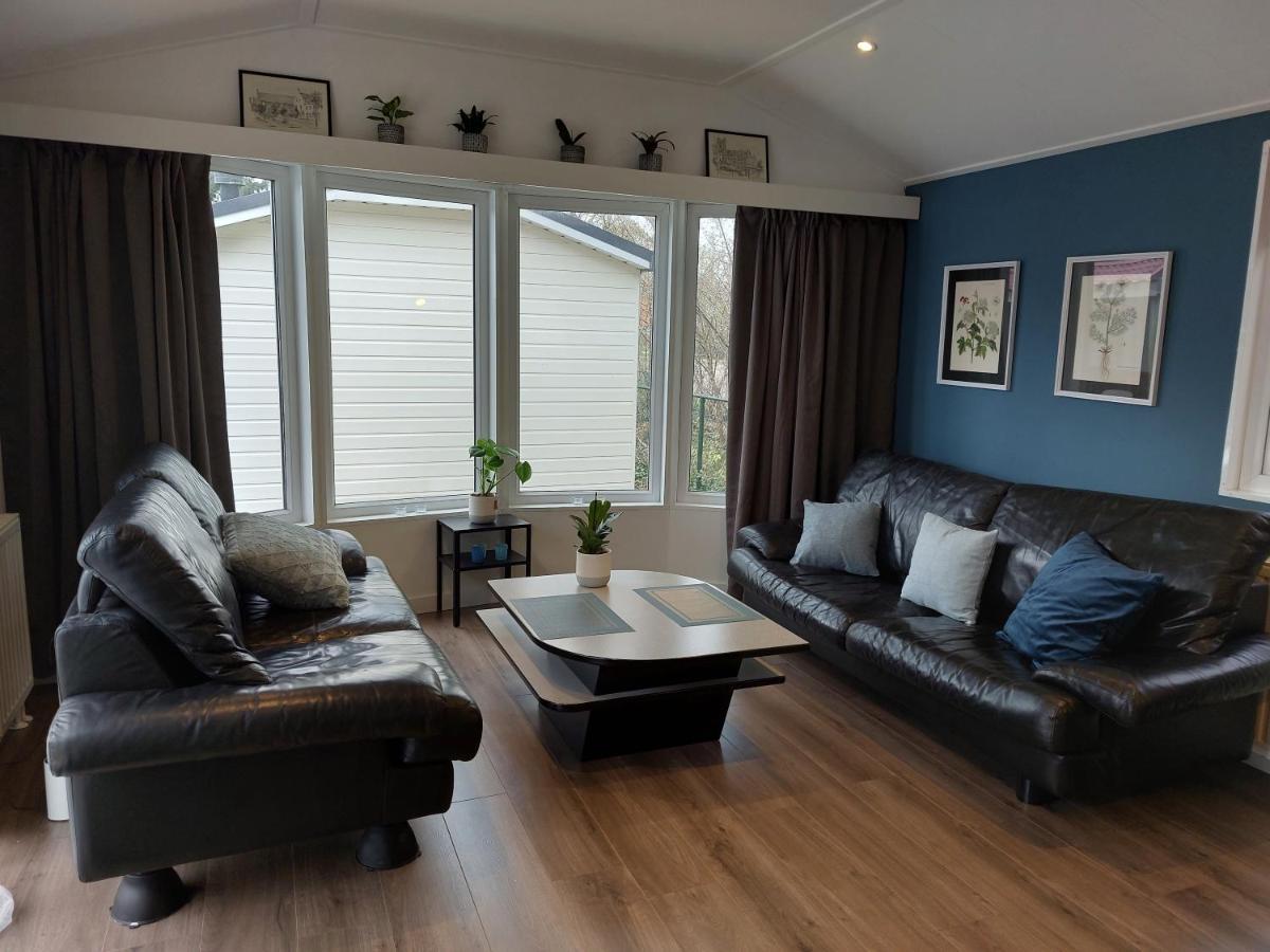 Modern En Chic Chalet Tot 4 Personen Op De Veluwe Recreatiepark De Oude Driest Putten Eksteriør bilde
