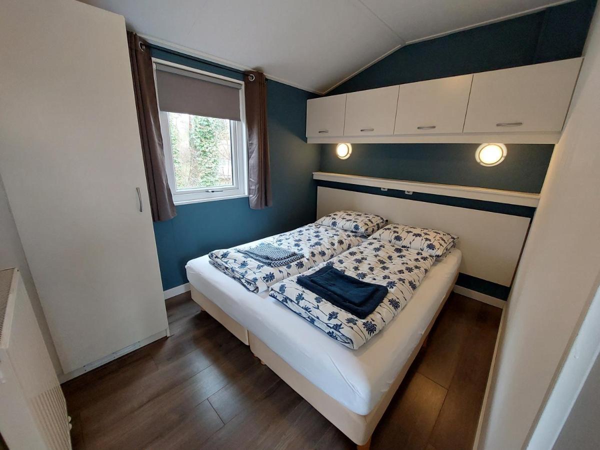 Modern En Chic Chalet Tot 4 Personen Op De Veluwe Recreatiepark De Oude Driest Putten Eksteriør bilde