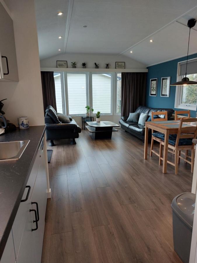 Modern En Chic Chalet Tot 4 Personen Op De Veluwe Recreatiepark De Oude Driest Putten Eksteriør bilde