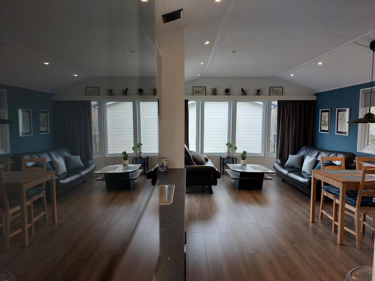 Modern En Chic Chalet Tot 4 Personen Op De Veluwe Recreatiepark De Oude Driest Putten Eksteriør bilde