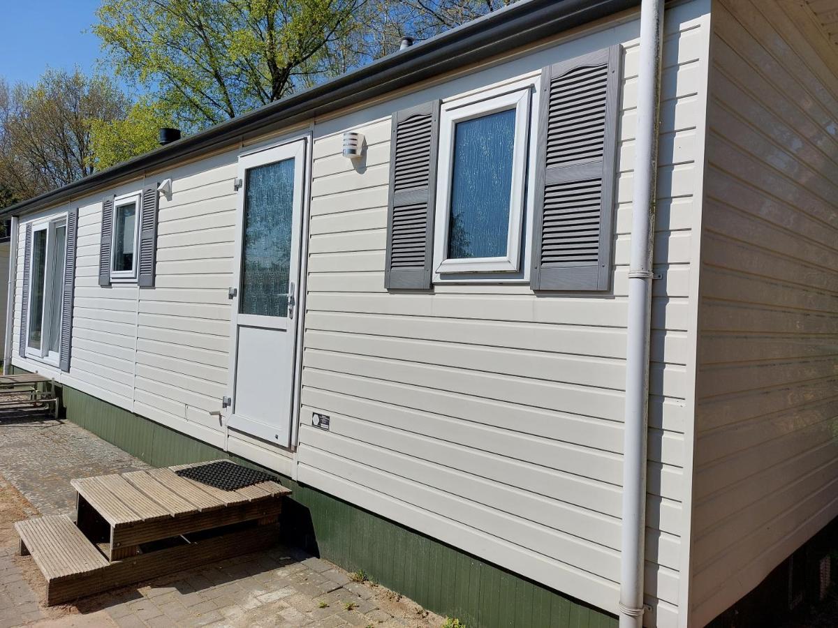 Modern En Chic Chalet Tot 4 Personen Op De Veluwe Recreatiepark De Oude Driest Putten Eksteriør bilde